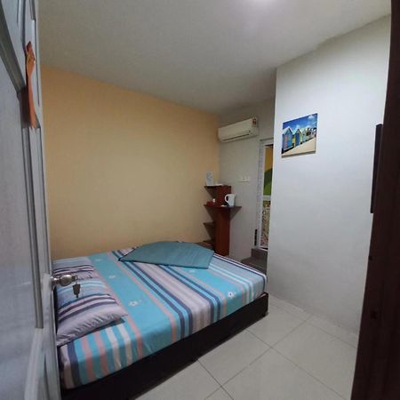 פורט דיקסון Happy Homestay Lukut מראה חיצוני תמונה